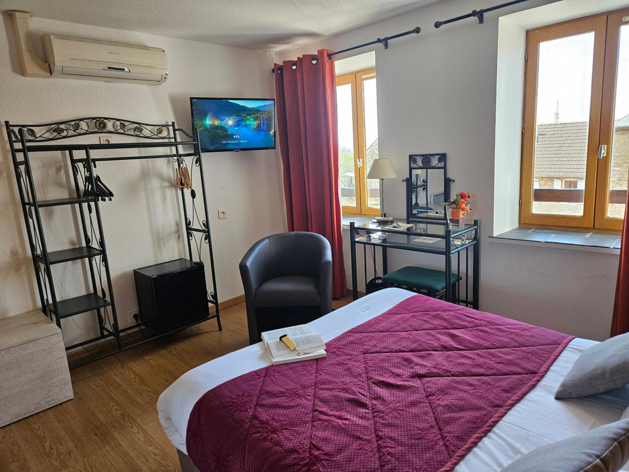 Le Val D'Amby Hotel Hieres-Sur-Amby Eksteriør billede