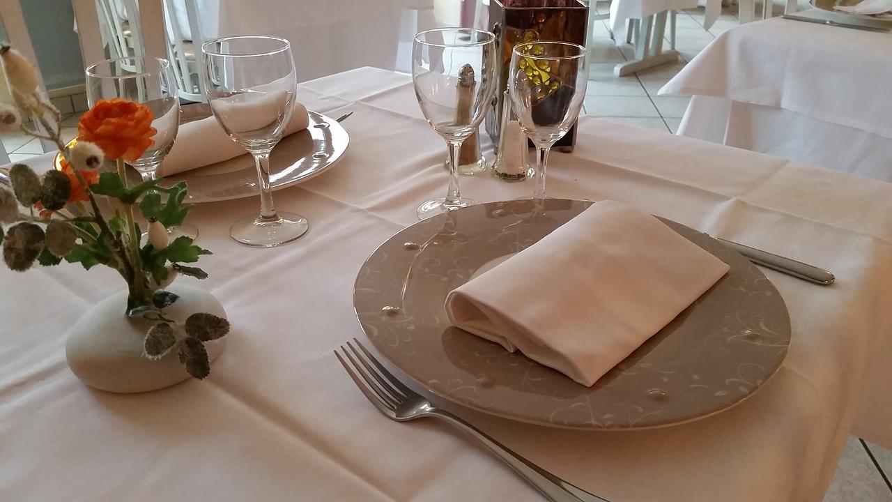 Le Val D'Amby Hotel Hieres-Sur-Amby Eksteriør billede
